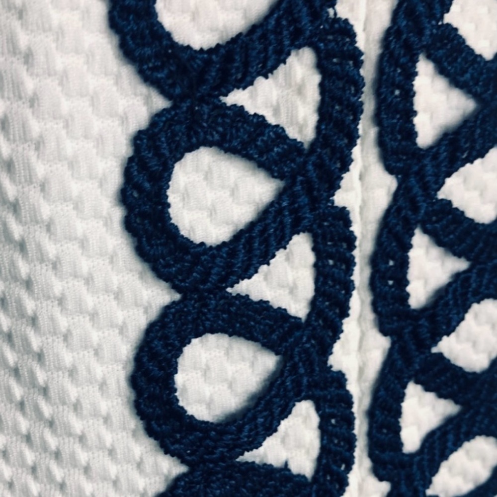 Crisp Embroidered V-neck Vacation Beach Boating Nautical Coastal - Picture 9 of 12